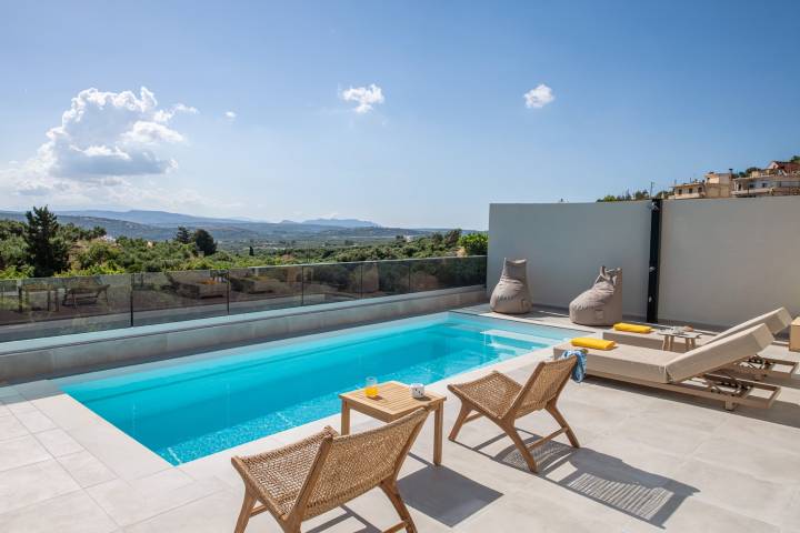 Location & Strategic Crossroads - Terra Falconis - Herakleion Crete